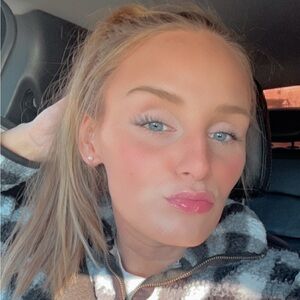 Meet your Posher, Brandi